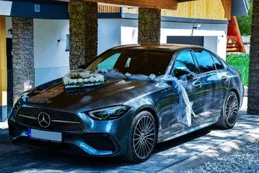 Plánovanie svadobného dňa: Ako organizovať dopravu a auto na svadbu